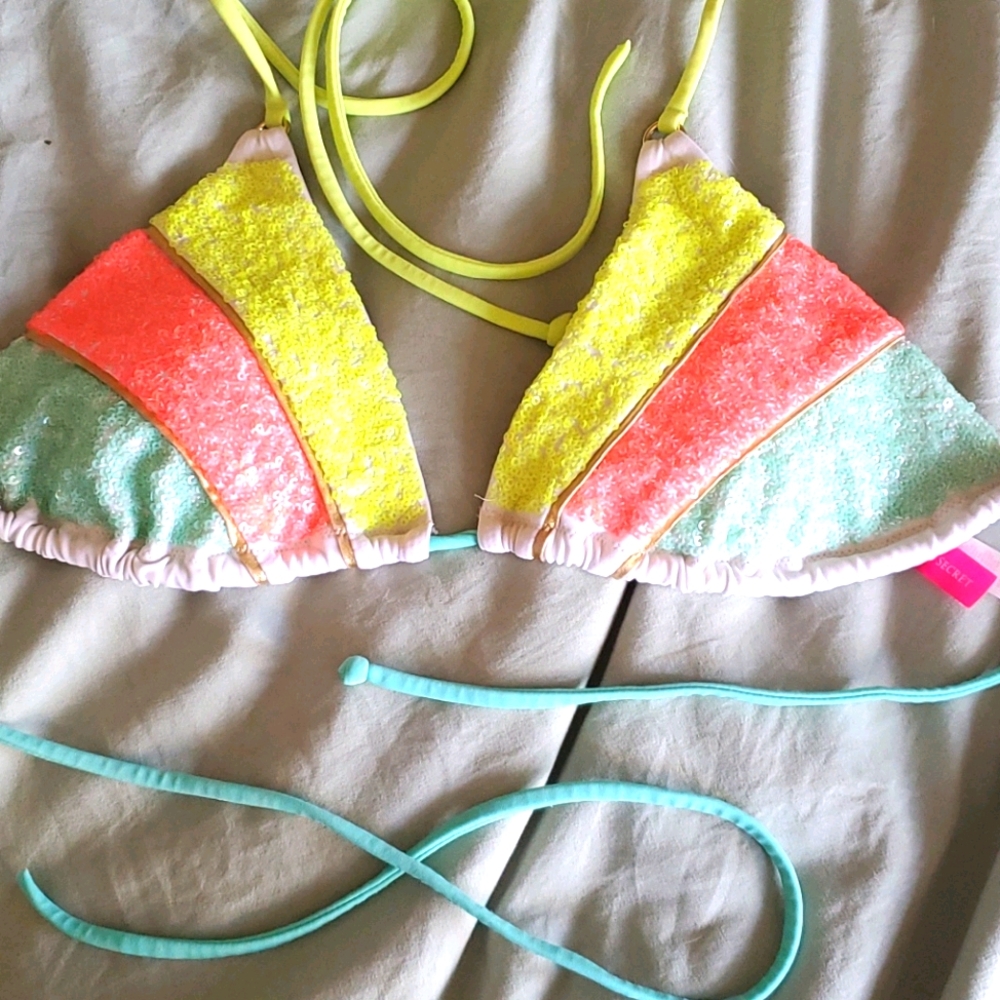 Victoria Secret swim top bottom not included